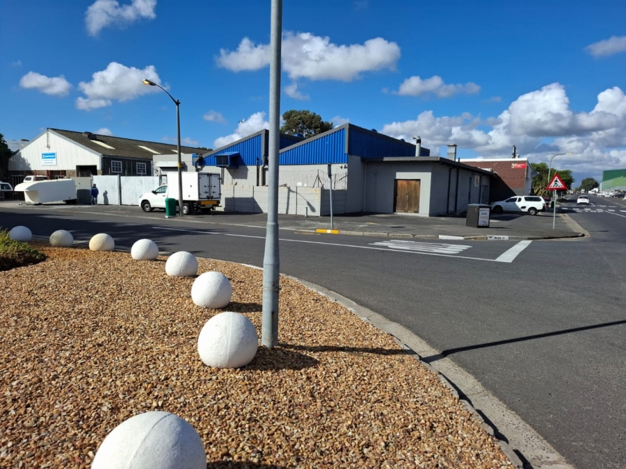  Bedroom Property for Sale in Triangle Farm Western Cape